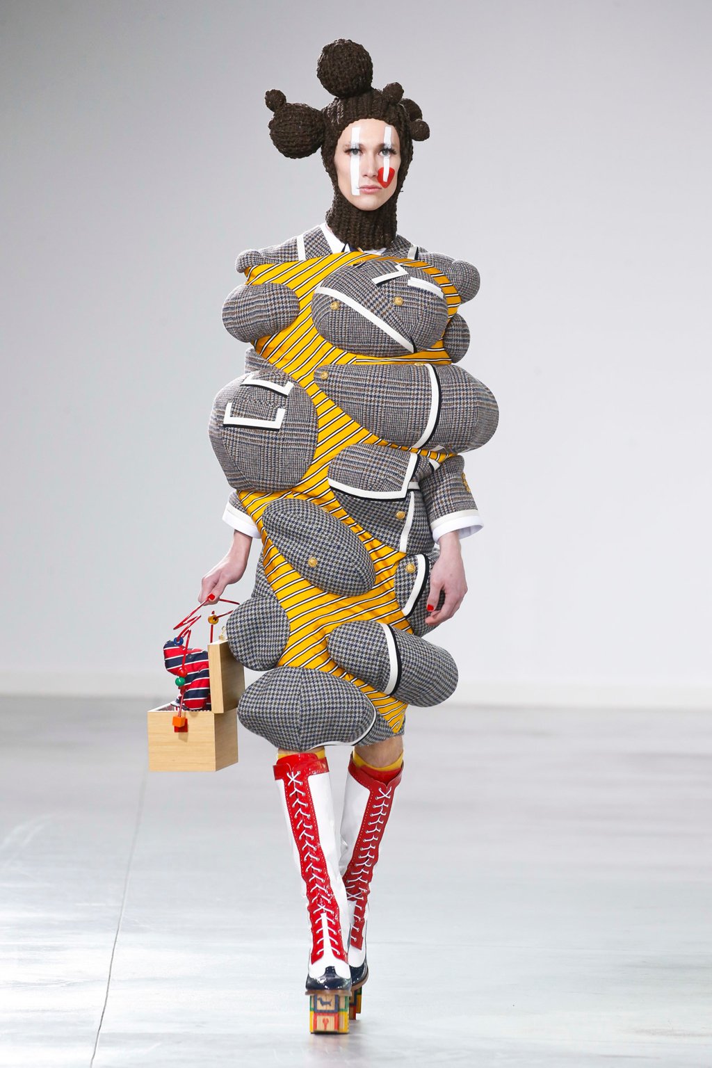 FALL RUNWAY 2022 - LOOK 27