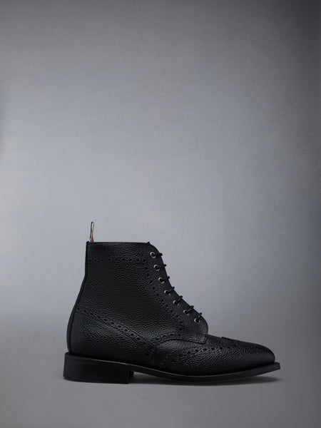 PEBBLE GRAIN LEATHER SOLE WINGTIP BROGUE BOOT BLACK