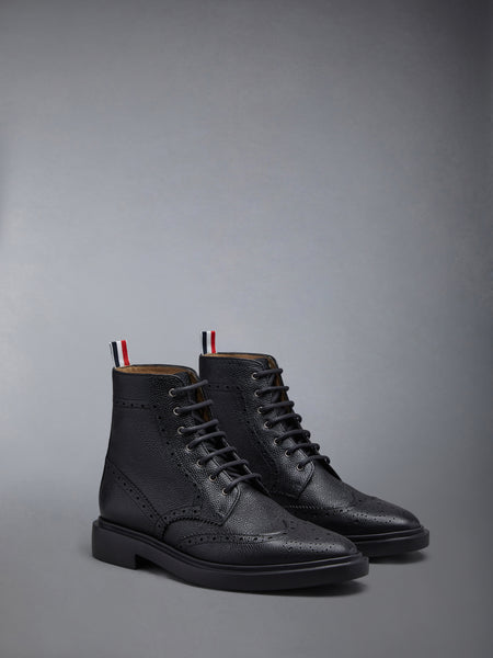 PEBBLE GRAIN RUBBER SOLE CLASSIC WINGTIP BOOT BLACK