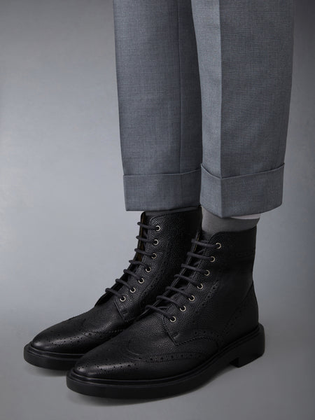 PEBBLE GRAIN RUBBER SOLE CLASSIC WINGTIP BOOT BLACK