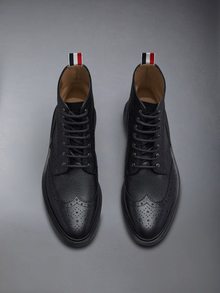 PEBBLE GRAIN RUBBER SOLE CLASSIC WINGTIP BOOT BLACK
