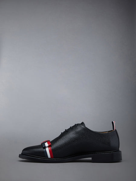 PEBBLE GRAIN BOW WHOLECUT SHOE BLACK