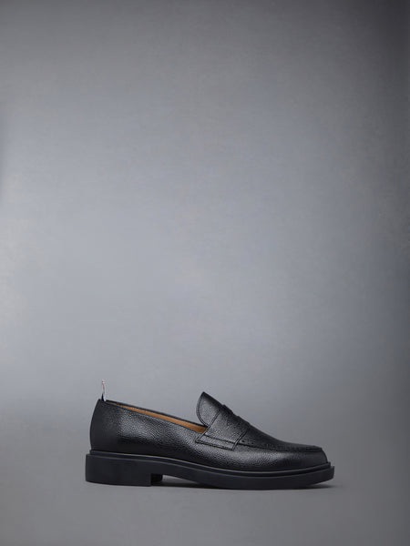 PEBBLE GRAIN RUBBER SOLE PENNY LOAFER BLACK