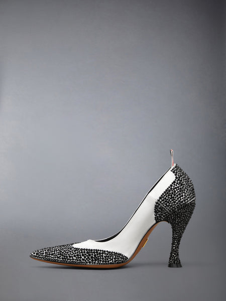 CRYSTAL STRASS WINGTIP PUMP 105MM BLK/WHT