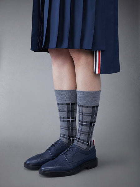PEBBLE GRAIN LIGHTWEIGHT RUBBER SOLE CLASSIC LONGWING BROGUES NAVY