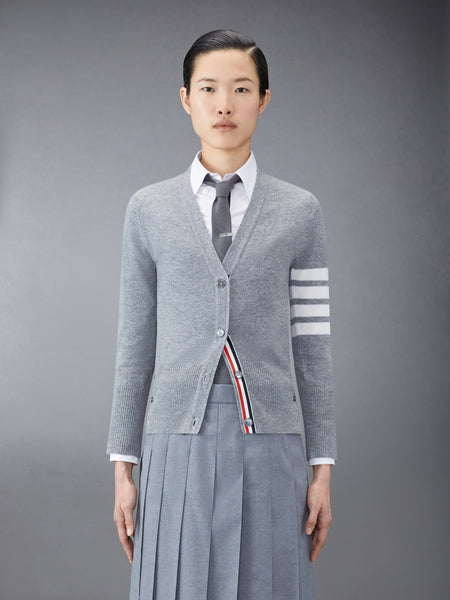 CLASSIC CASHMERE 4-BAR V-NECK CARDIGAN LIGHT GREY