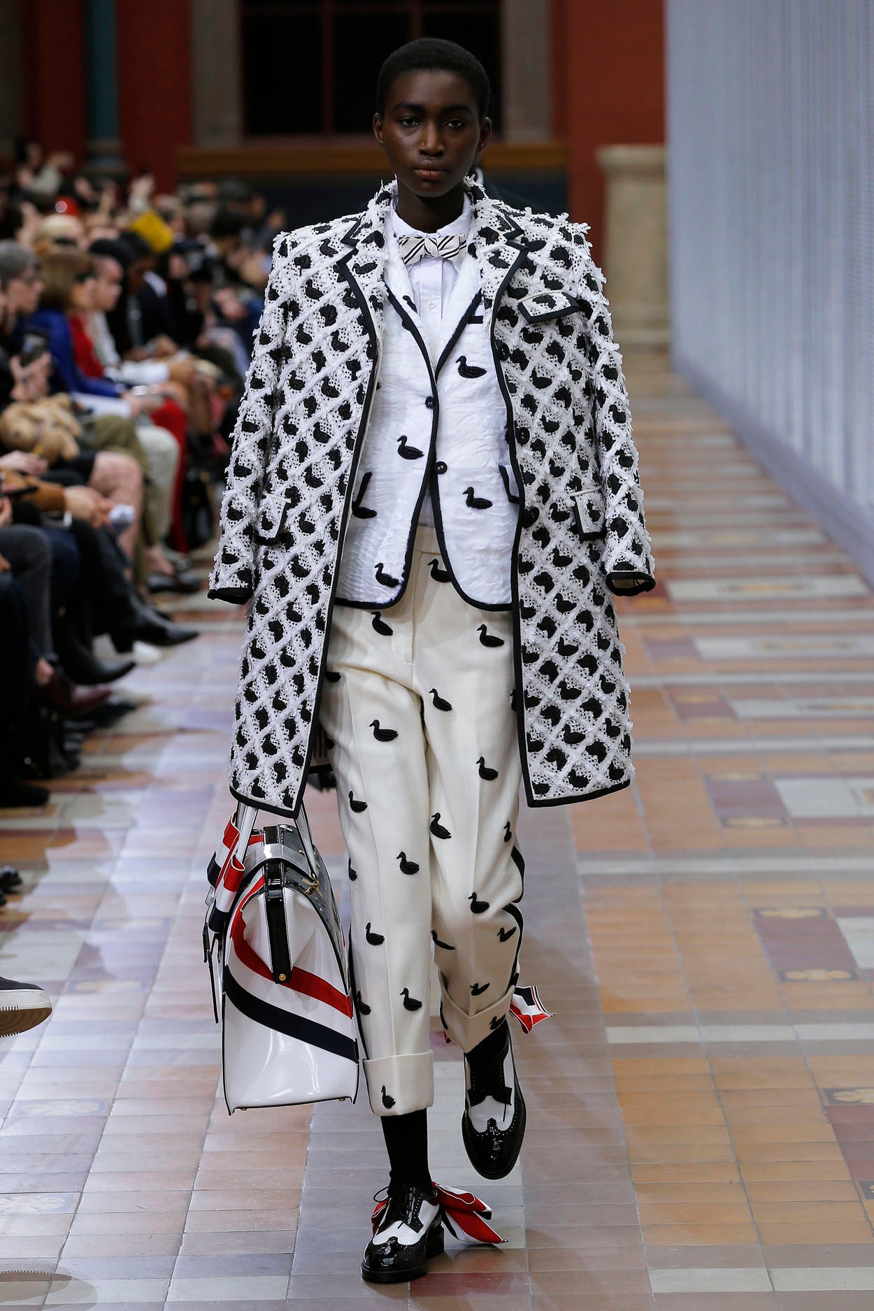 WOMENS FW 2019 RUNWAY - LOOK 52