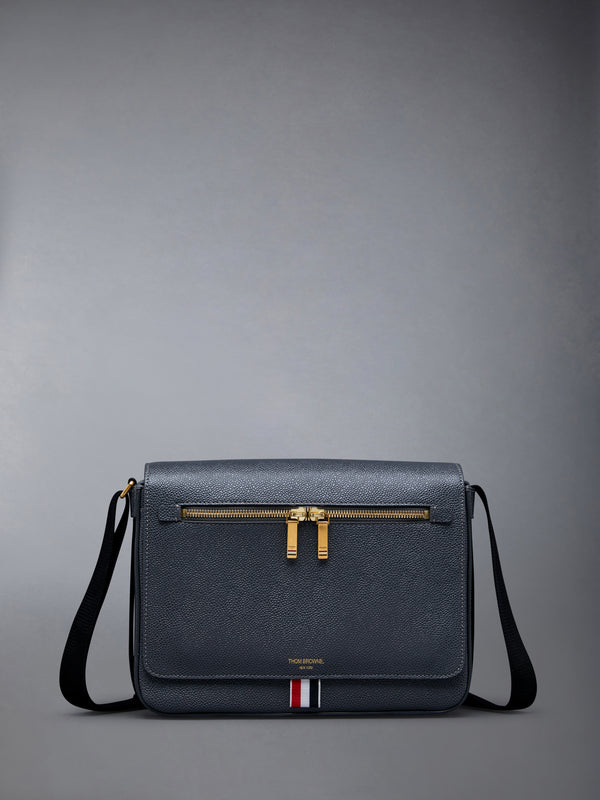 PEBBLE GRAIN REPORTER BAG - featured image