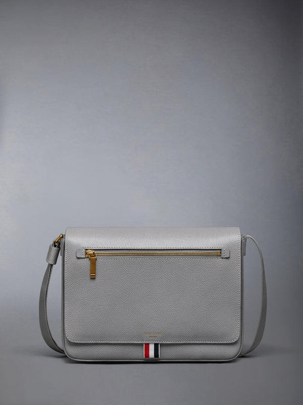 PEBBLE GRAIN REPORTER BAG - featured image