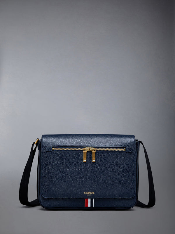 PEBBLE GRAIN REPORTER BAG - featured image