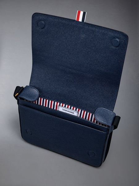 PEBBLE GRAIN REPORTER BAG NAVY