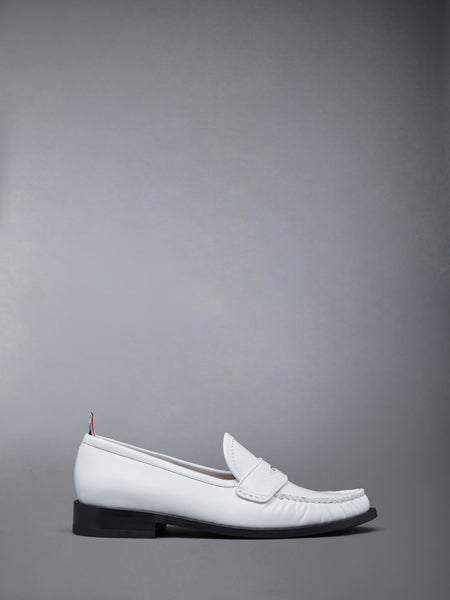 SOFT SPAZZOLATO LEATHER SOLE PLEATED VARSITY LOAFER WHITE