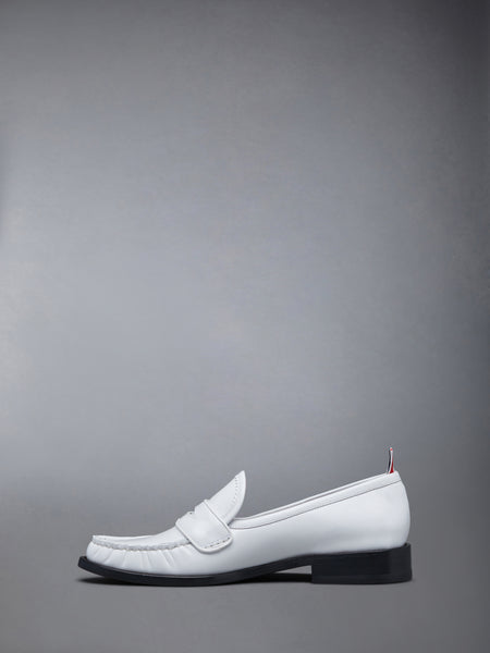 SOFT SPAZZOLATO LEATHER SOLE PLEATED VARSITY LOAFER WHITE