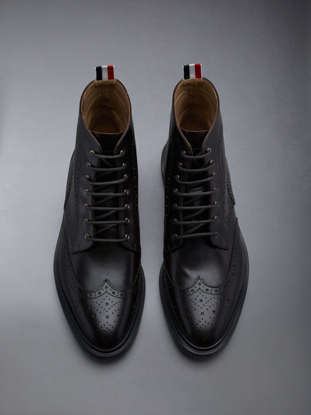 PEBBLE GRAIN LEATHER SOLE WINGTIP BOOT BROWN
