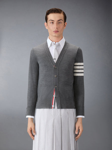 MERINO WOOL 4-BAR CLASSIC V-NECK CARDIGAN MED GREY