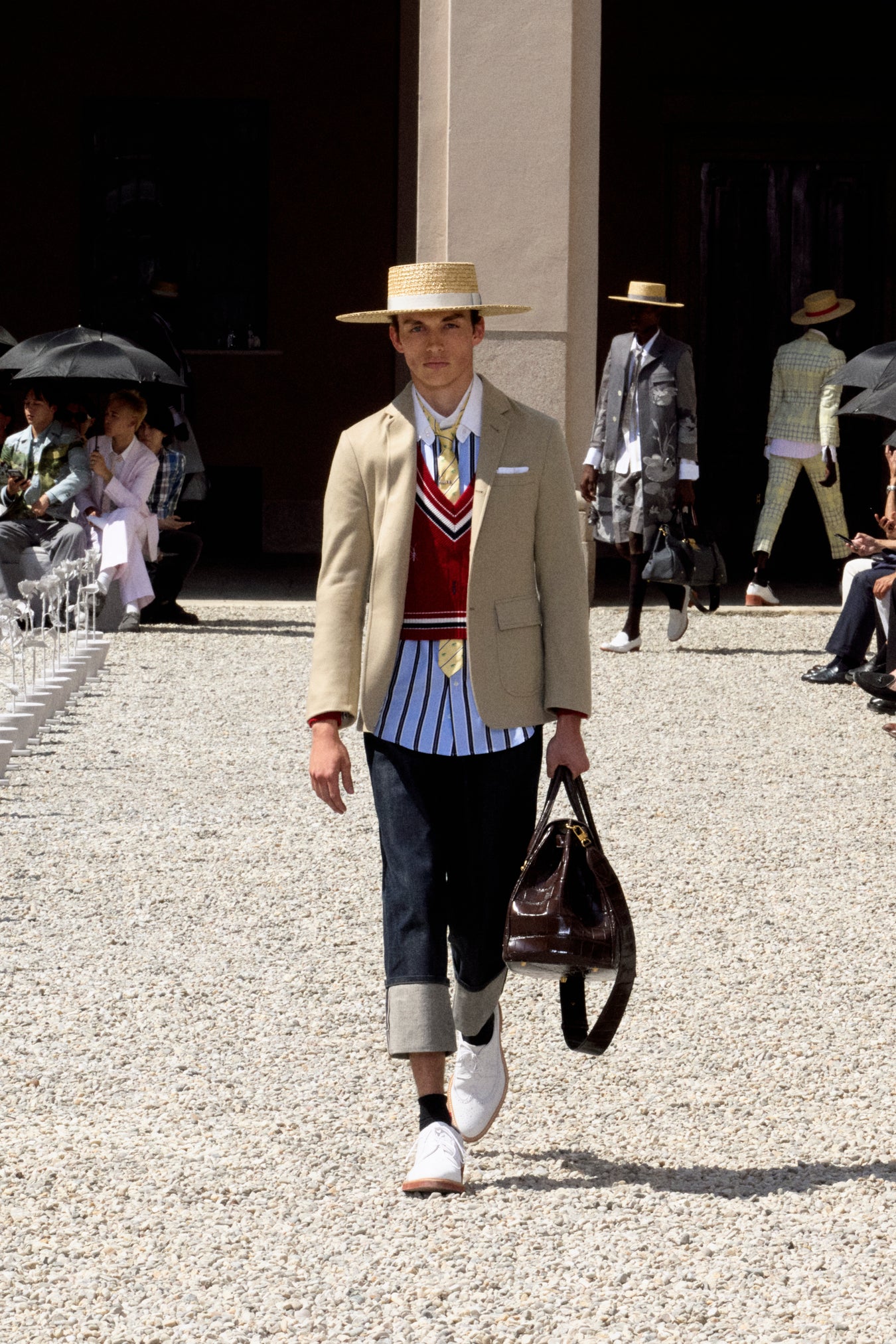 SPRING 2027 RUNWAY - LOOK 28