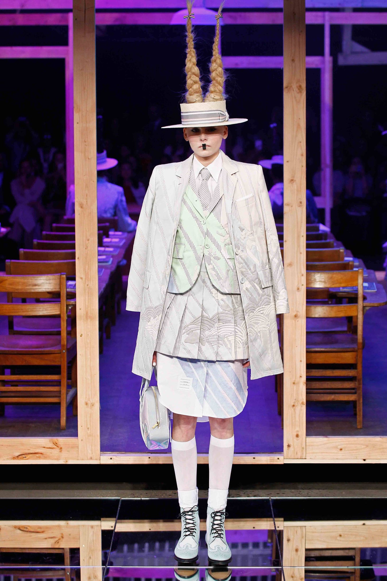 2016 春夏 ウィメンズ ランウェイ - LOOK 10