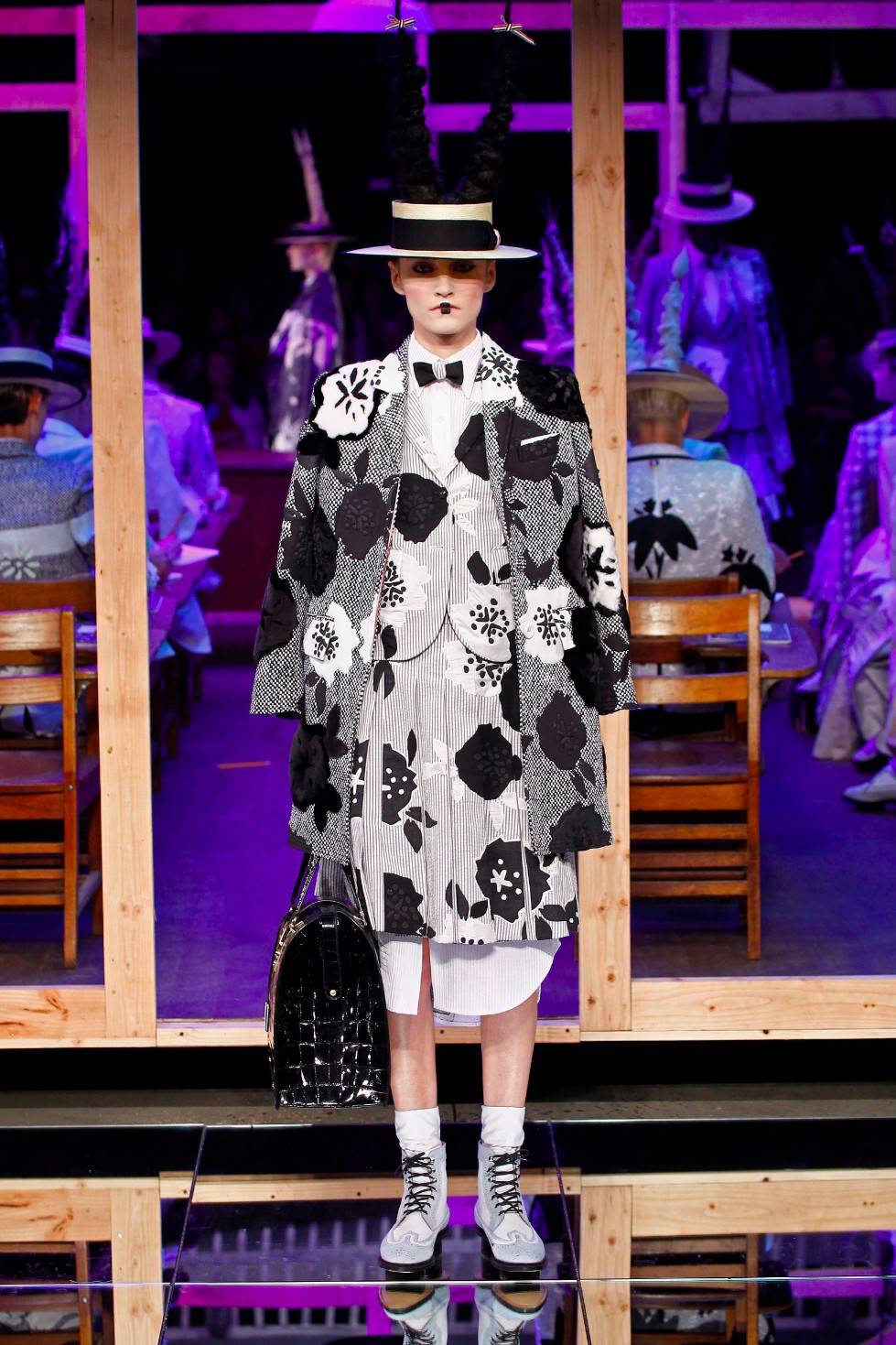 2016 春夏 ウィメンズ ランウェイ - LOOK 27
