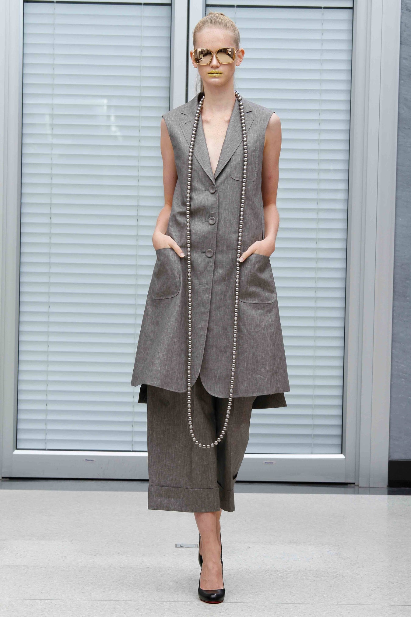2011 春夏 ウィメンズ ランウェイ - LOOK 7