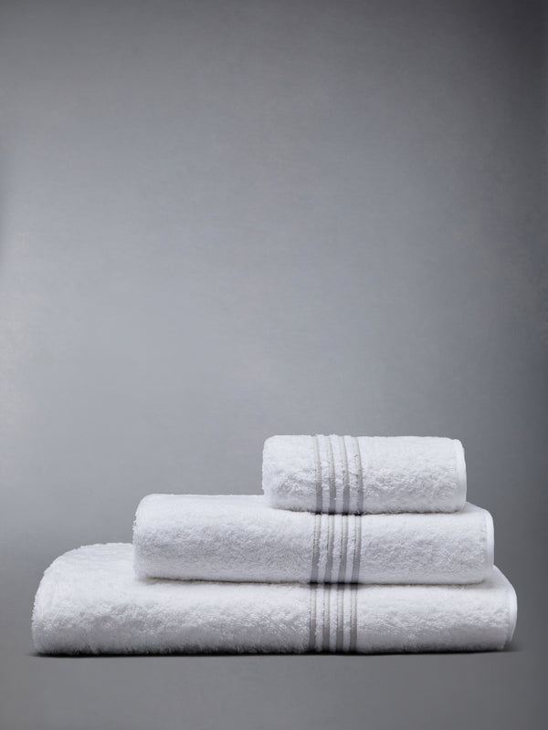 4-BAR FRETTE 3-PIECE TOWEL SET - featured image