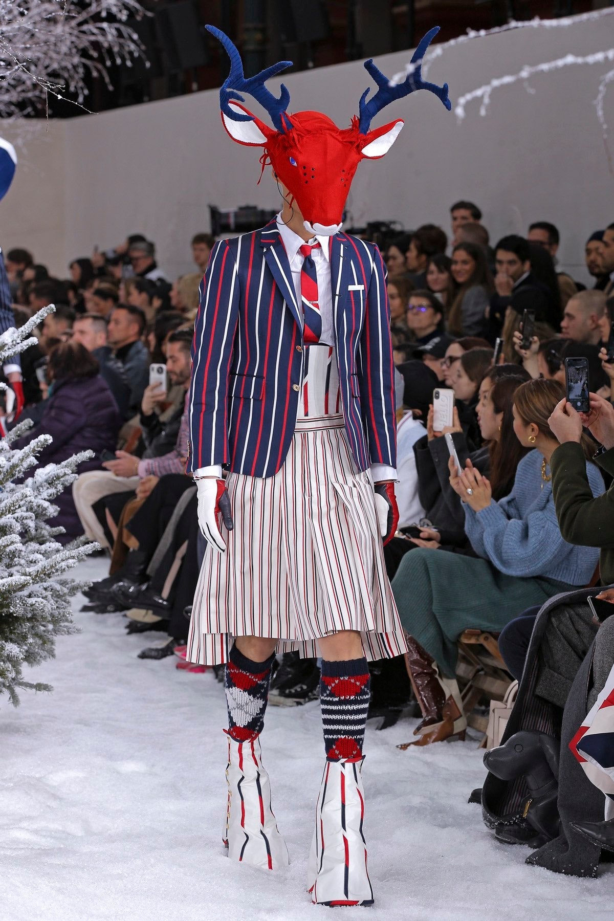FALL WINTER 2020 RUNWAY - LOOK 4