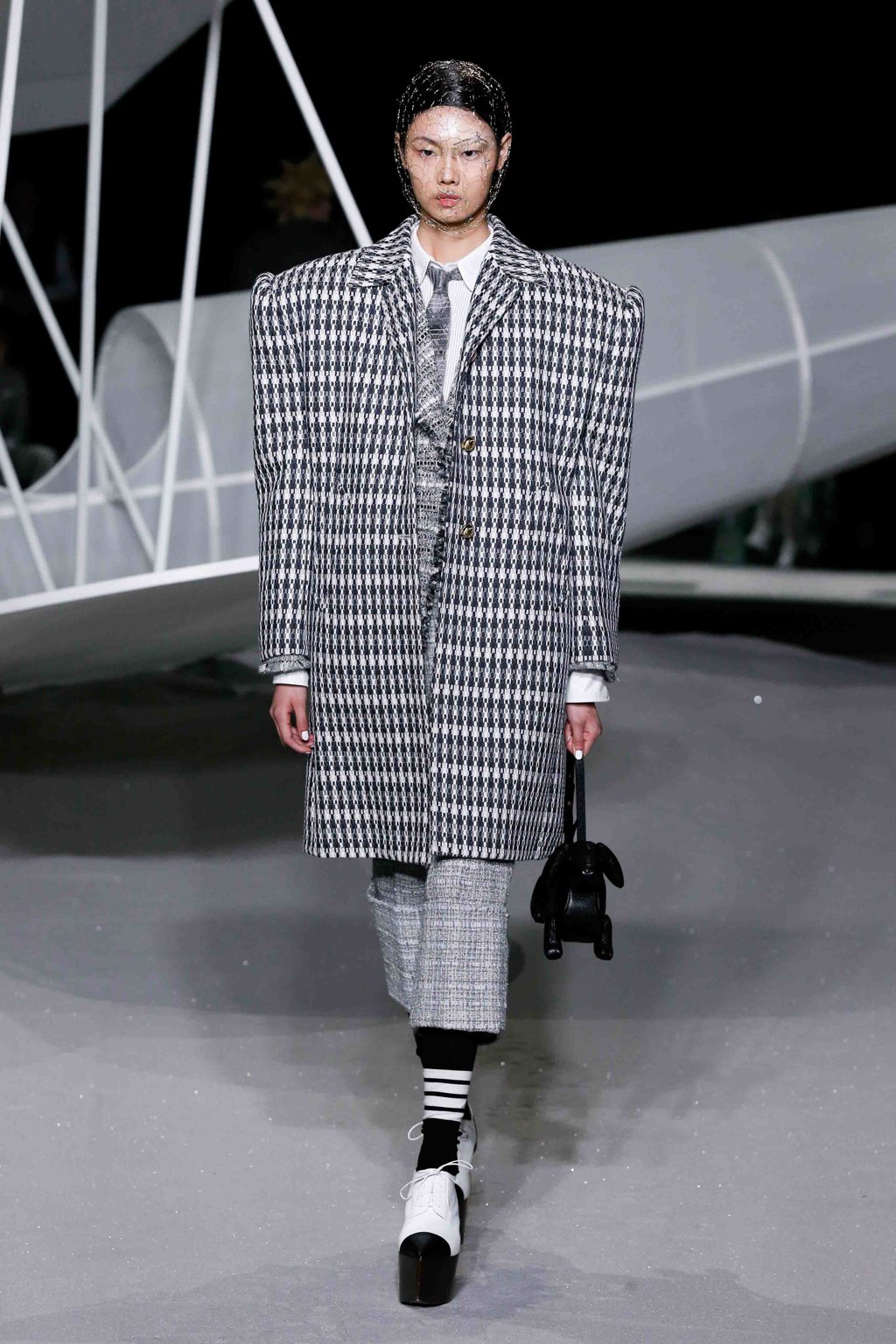 FALL RUNWAY 2023 - LOOK 26